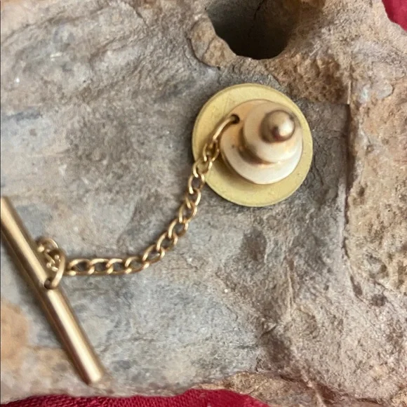 5/$10❤️❤️❤️Vintage 70s Gold Tone Alloy Orange Enamel Smiley Face Tie Pin - Picture 4 of 5